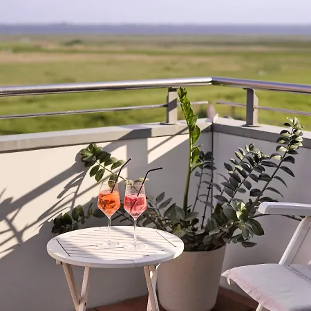 Отель Strandhof 3*